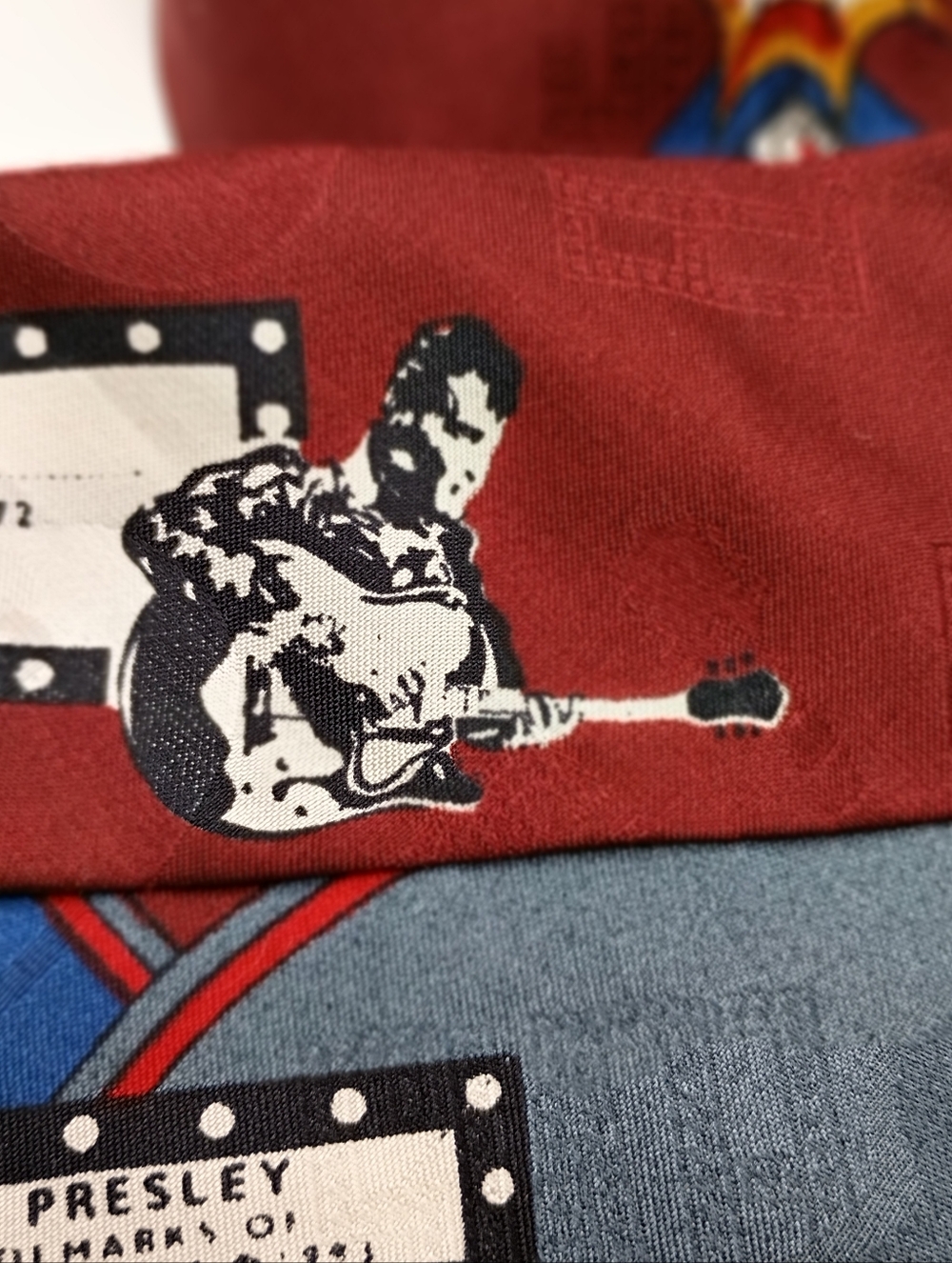 SUPERSA THE ELVIS Tie Italian Silk Burning Love Red & Blue Novelty Made In USA